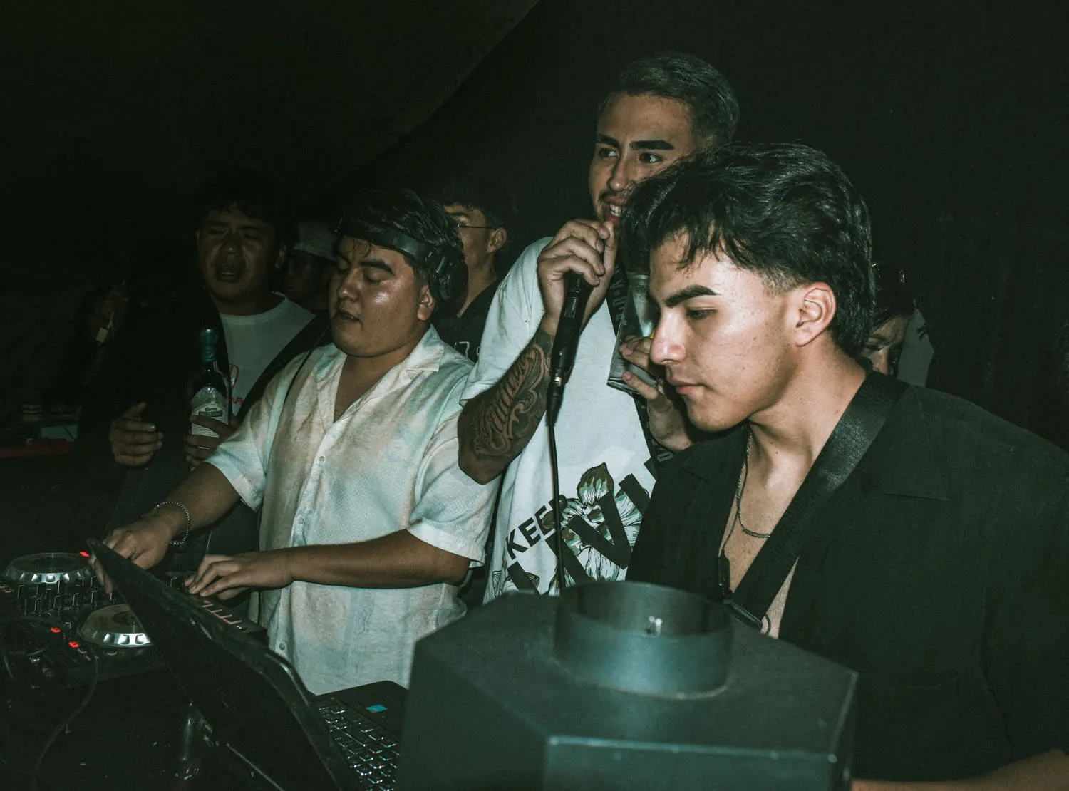 Cabina de DJ montada para un evento en Zumpango